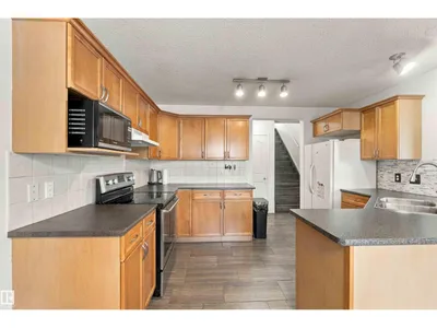 3524 MCLEAN CR SW photo 5