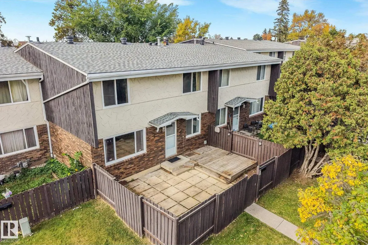 144 ROSELAND VG NW exterior