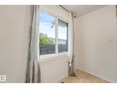 144 ROSELAND VG NW photo 11