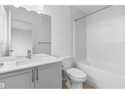 18717 18A AV NW photo 22