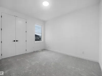 2039 collip crescent SW photo 11