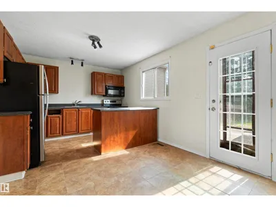 8313 156 AV NW photo 41