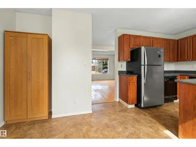 8313 156 AV NW photo 45