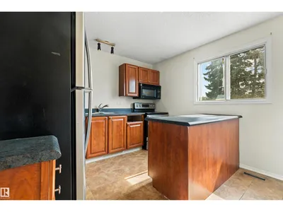 8313 156 AV NW photo 39