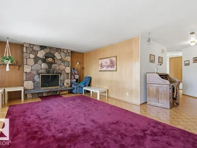 10459 66 AV NW photo 23