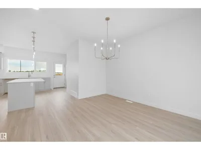 18709 18A AV NW photo 10