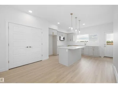 18709 18A AV NW photo 13