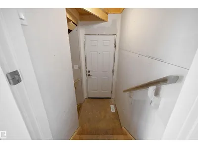 18709 18A AV NW photo 36