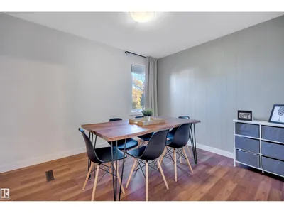 10647 68 AV NW photo 15