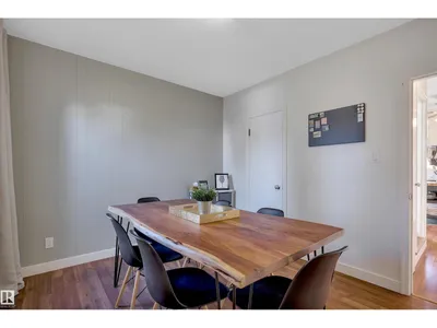 10647 68 AV NW photo 16