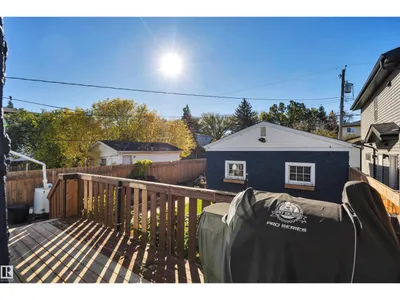 10647 68 AV NW photo 46