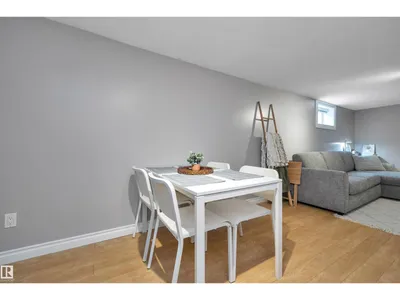 10647 68 AV NW photo 37
