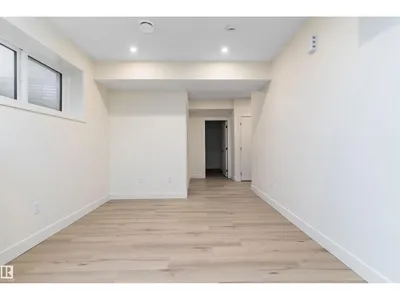 10965 129 ST NW photo 42