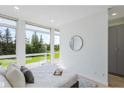 7405 89 ST NW photo 28