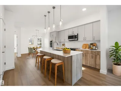 18859 29 AV NW photo 10