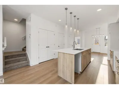 18859 29 AV NW photo 23