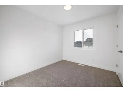 18859 29 AV NW photo 32