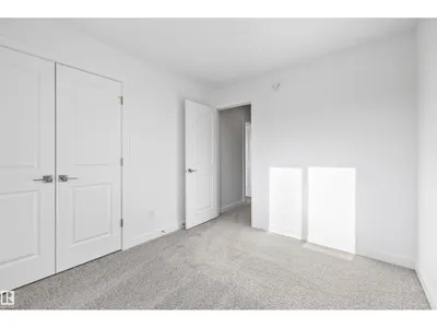 18859 29 AV NW photo 33