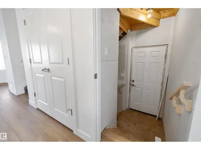 18859 29 AV NW photo 41