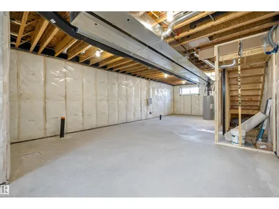 18859 29 AV NW photo 43