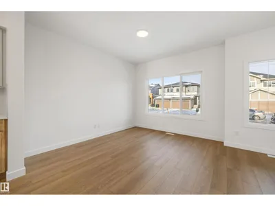 18859 29 AV NW photo 5