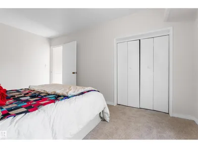 11514 93 ST NW photo 25