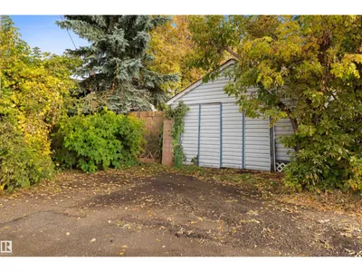 11514 93 ST NW photo 39