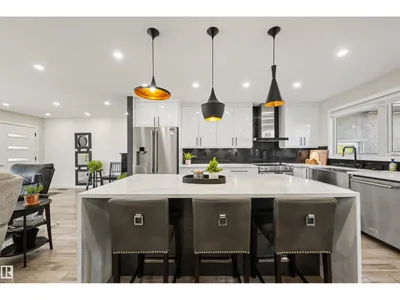 18512 90 AV NW photo 13