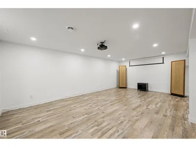 18512 90 AV NW photo 35
