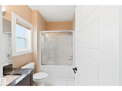 5931 12 AV SW photo 10