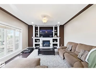 5931 12 AV SW photo 13