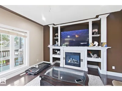 5931 12 AV SW photo 14