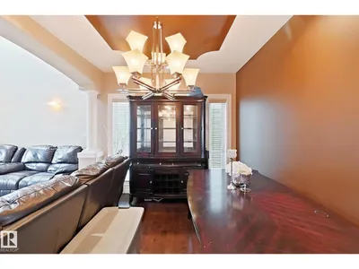 5931 12 AV SW photo 19