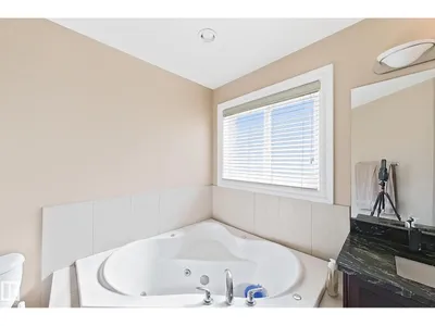 5931 12 AV SW photo 25
