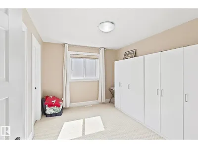 5931 12 AV SW photo 31