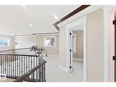 5931 12 AV SW photo 35