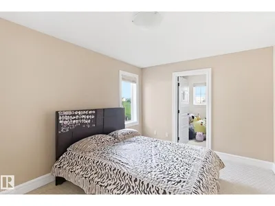 5931 12 AV SW photo 37