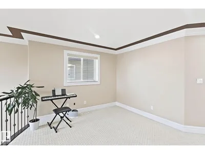 5931 12 AV SW photo 40