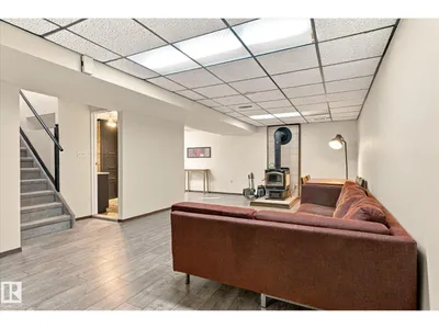 6013 34A AV NW photo 28