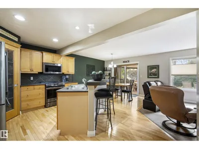 65 SUMMERCOURT TC photo 17