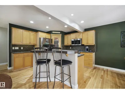 65 SUMMERCOURT TC photo 18