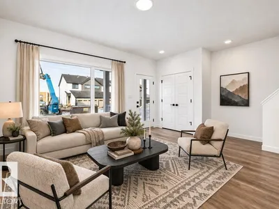 18847 29 AV NW photo 9