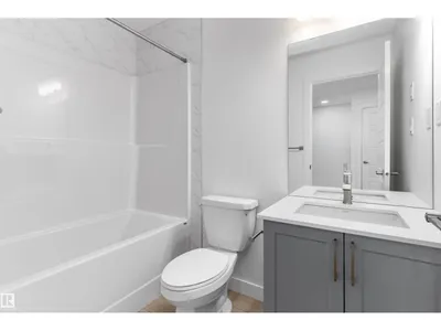 18816 28 AV NW photo 29