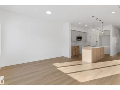 18863 29 AV NW photo 18