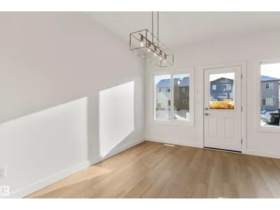 18863 29 AV NW photo 21