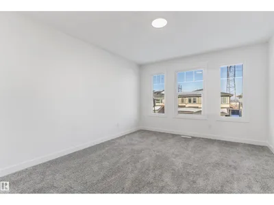 18863 29 AV NW photo 23