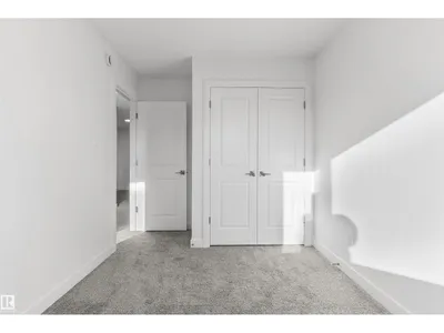 18863 29 AV NW photo 35