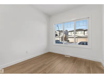18863 29 AV NW photo 4