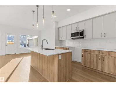 18863 29 AV NW photo 8