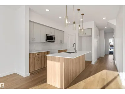 18863 29 AV NW photo 9